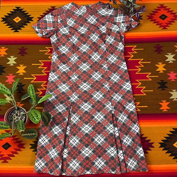 Vintage mod plaid dress - Picture 1 of 5